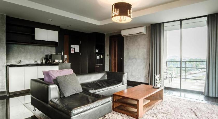 B2 Black Business And Budget Hotel Chiang Mai Buitenkant foto