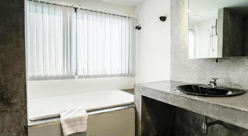 B2 Black Business And Budget Hotel Chiang Mai Buitenkant foto