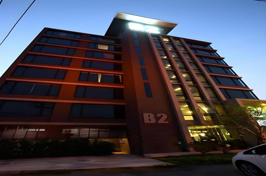 B2 Black Business And Budget Hotel Chiang Mai Buitenkant foto